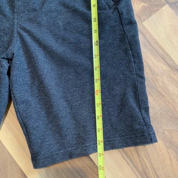 Men’s Lululemon charcoal gray sweatshorts in mint condition.SMALL - Picture 13 of 16